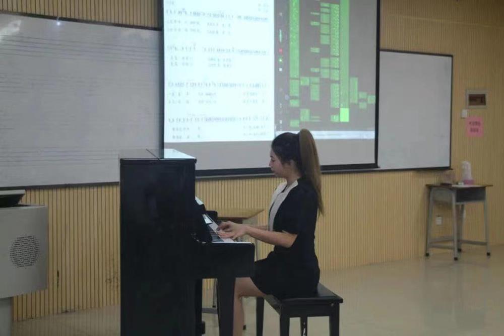 77a1dcec5775465b8d27580a42eefee7.jpg 77a1dcec5775465b8d27580a42eefee7.jpg