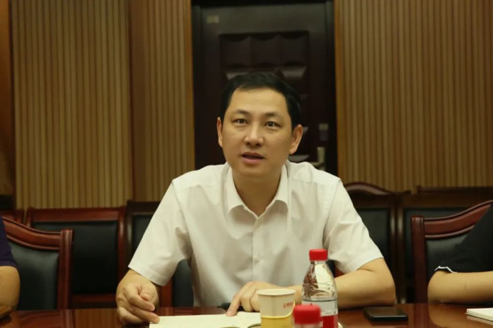 f4251e64a21d4c499c2a1e985382ef35.jpg f4251e64a21d4c499c2a1e985382ef35.jpg