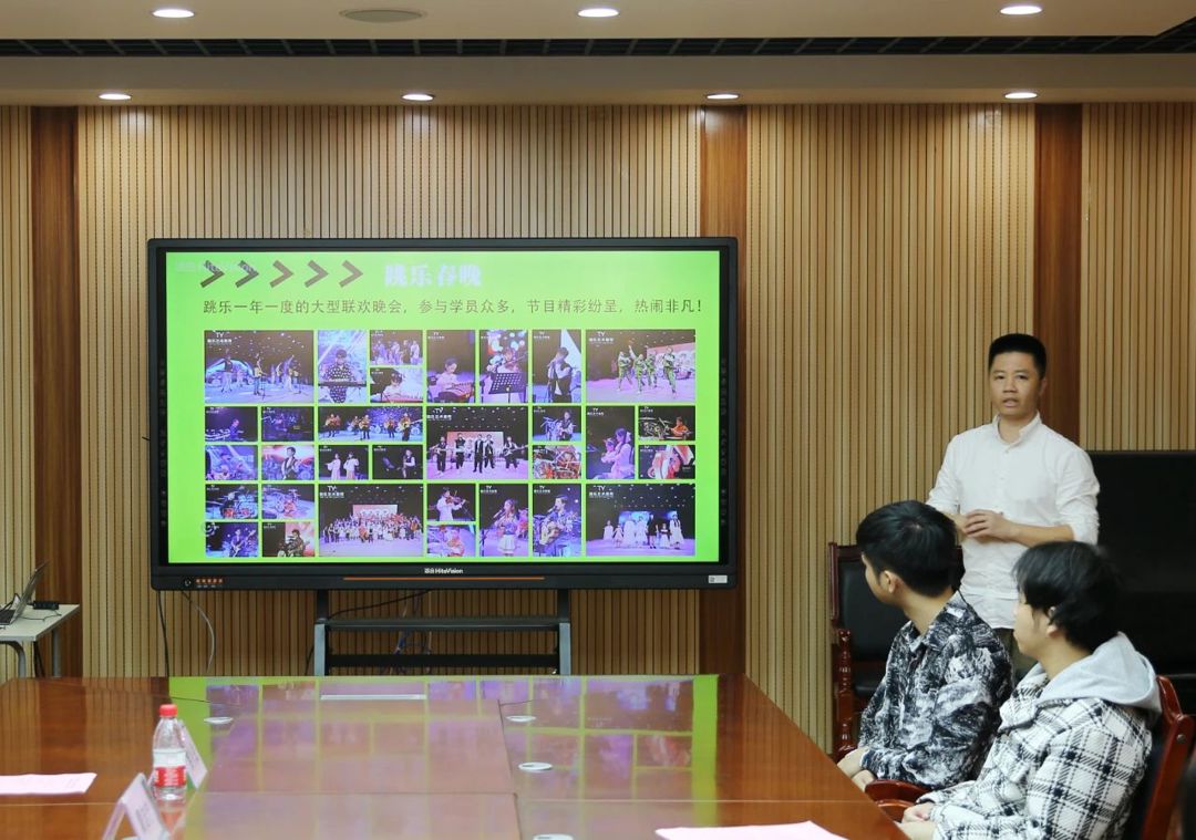 4b7189b224f443d09dda9ac8061d616b.jpg 4b7189b224f443d09dda9ac8061d616b.jpg